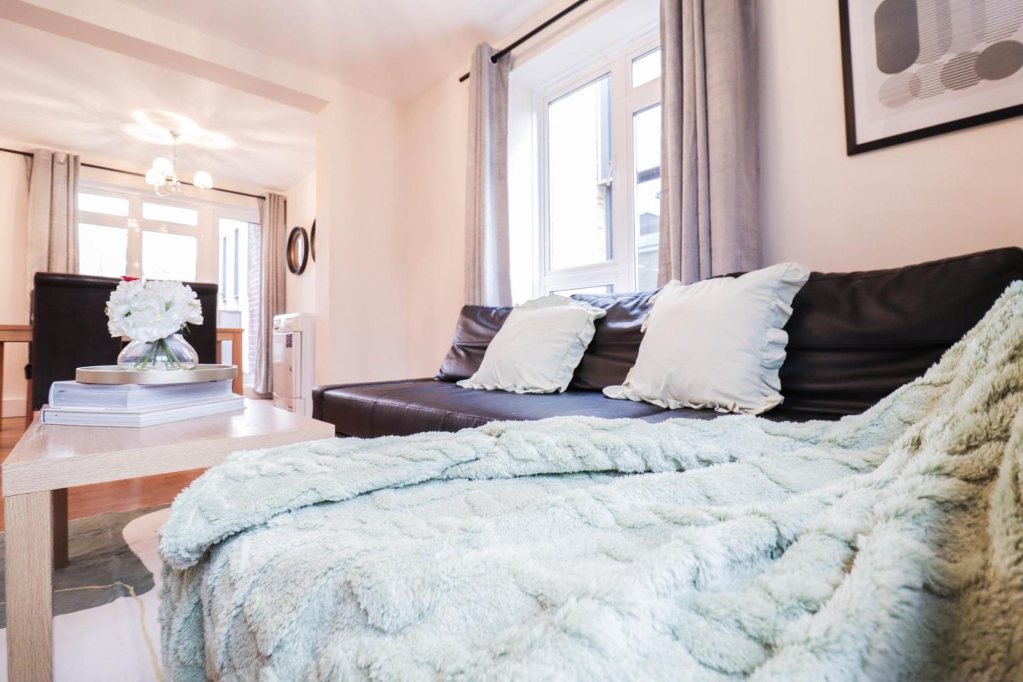Bright And Well-Kept 2 Bed Flat! Russell Square Apartment London Exterior photo