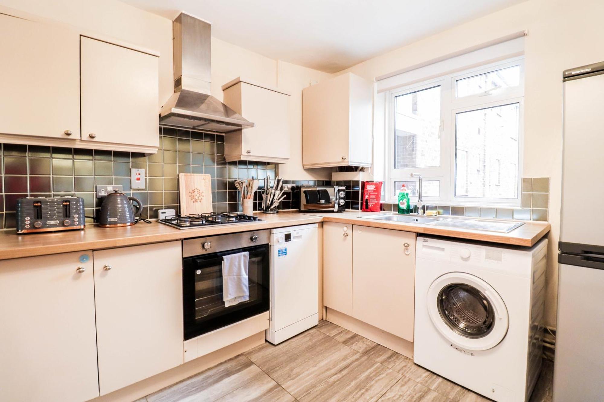 Bright And Well-Kept 2 Bed Flat! Russell Square Apartment London Exterior photo