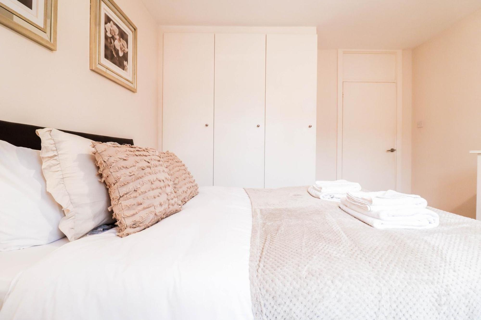 Bright And Well-Kept 2 Bed Flat! Russell Square Apartment London Exterior photo