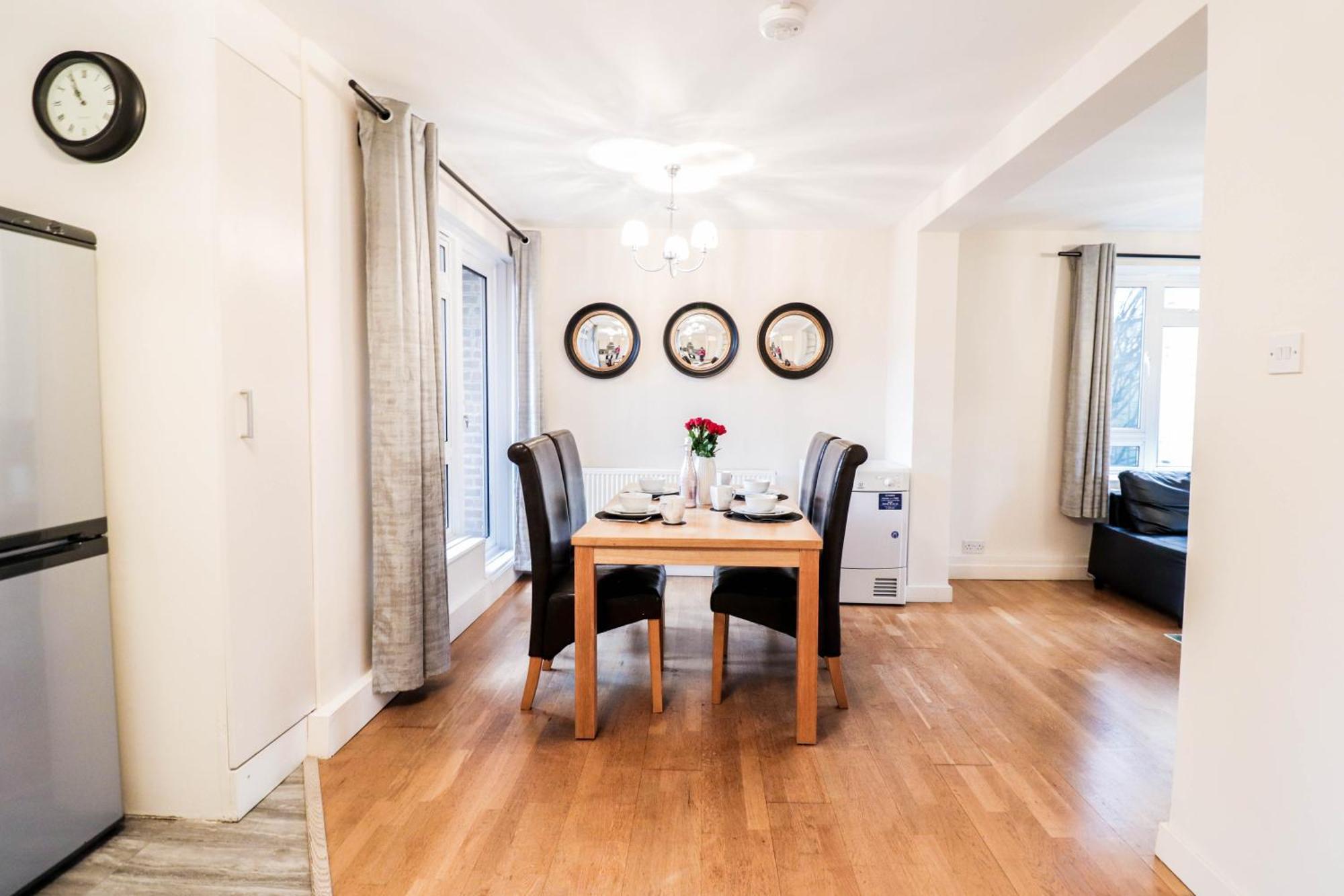 Bright And Well-Kept 2 Bed Flat! Russell Square Apartment London Exterior photo