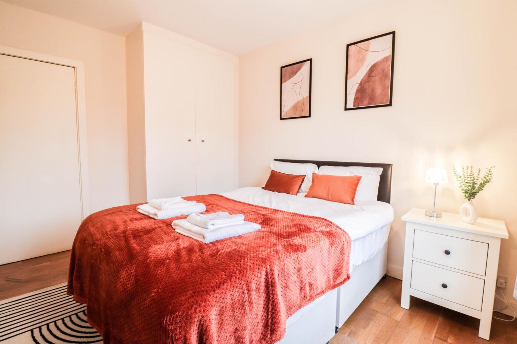 Bright And Well-Kept 2 Bed Flat! Russell Square Apartment London Exterior photo