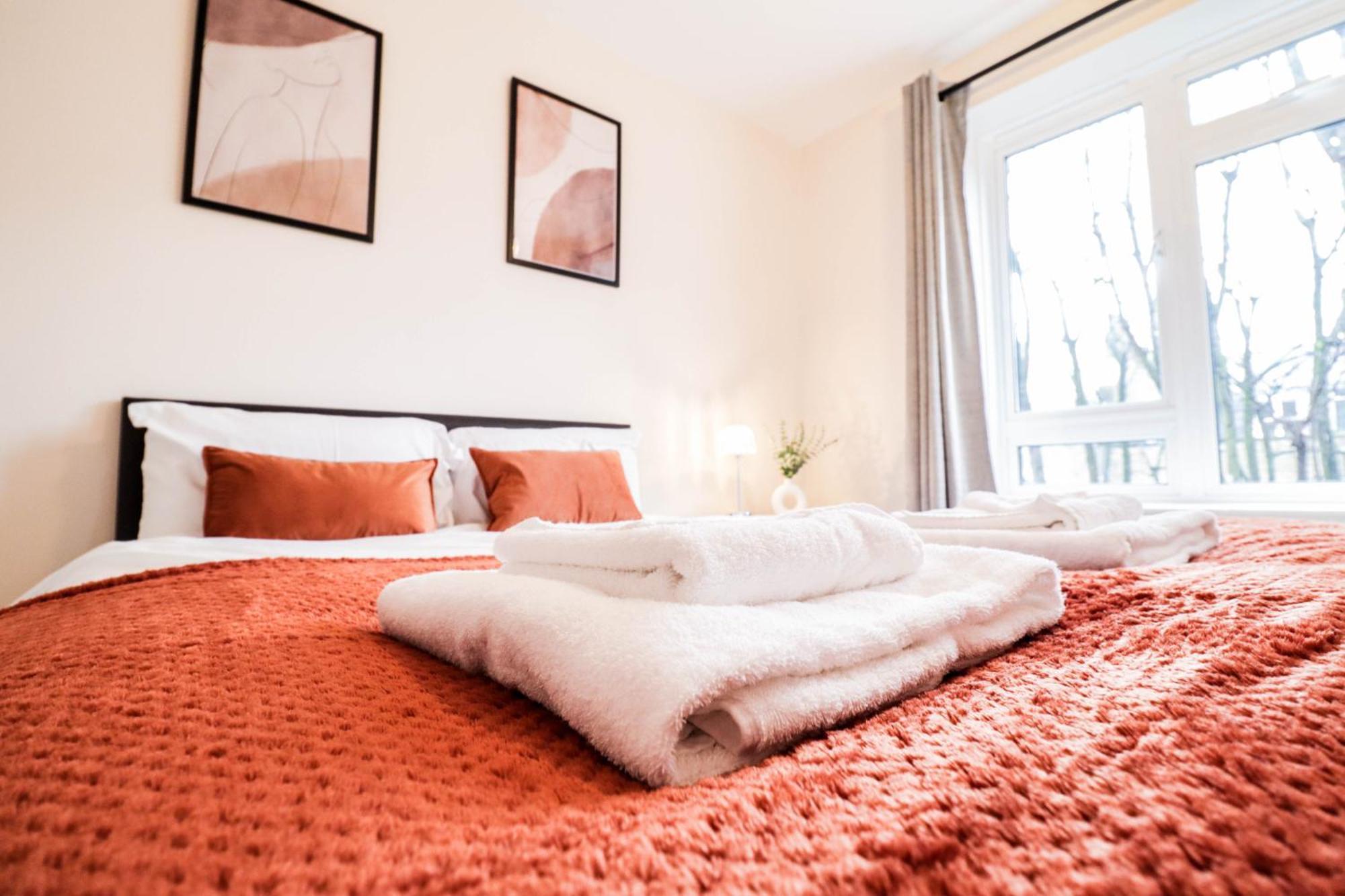 Bright And Well-Kept 2 Bed Flat! Russell Square Apartment London Exterior photo
