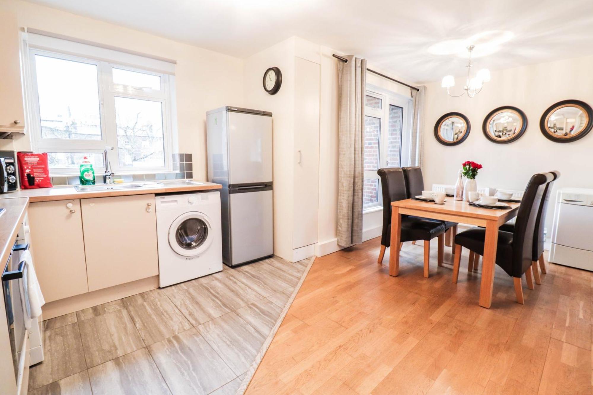 Bright And Well-Kept 2 Bed Flat! Russell Square Apartment London Exterior photo