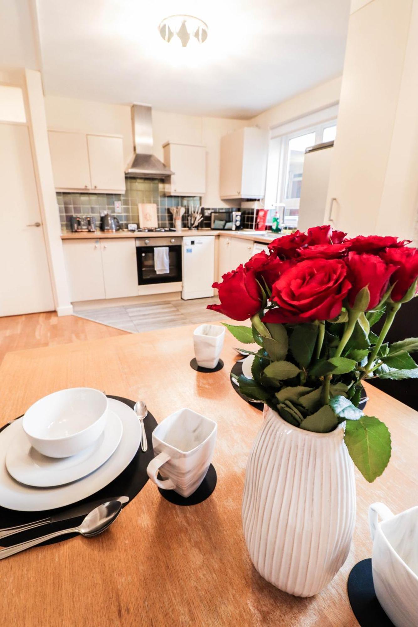 Bright And Well-Kept 2 Bed Flat! Russell Square Apartment London Exterior photo